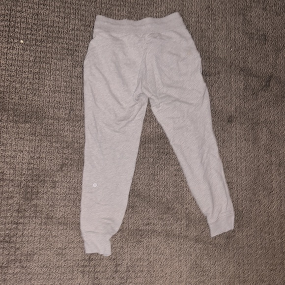 grey lululemon scuba joggers - Picture 2 of 3
